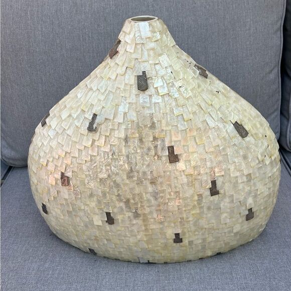 Beautiful pearly mosaic pieces cream narrow neck vase. Unique, size 16 x 17 in - Picture 1 of 6
